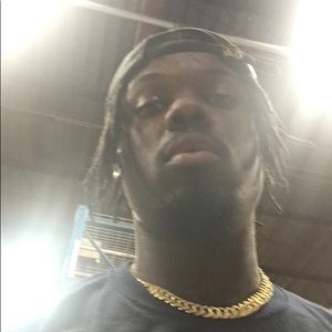 Meet your Posher, Dennis